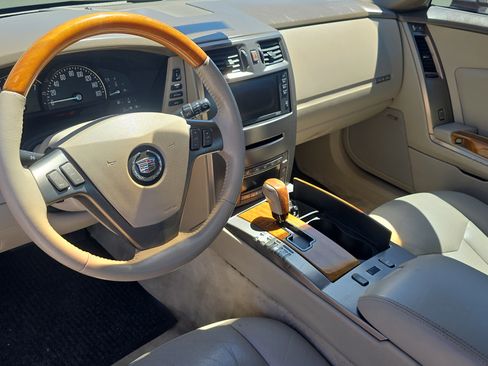 Used 2005 Cadillac XLR RWD image 10