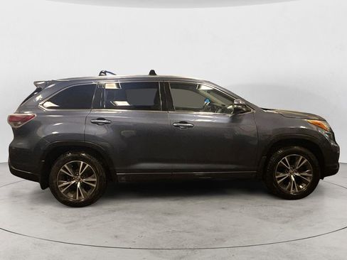 Used 2016 Toyota Highlander XLE AWD/4WD image 6