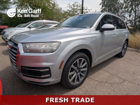 Used 2017 Audi Q7 3.0T Prestige image 1