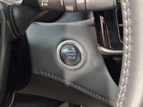 Used 2025 Toyota Highlander XLE AWD/4WD image 34
