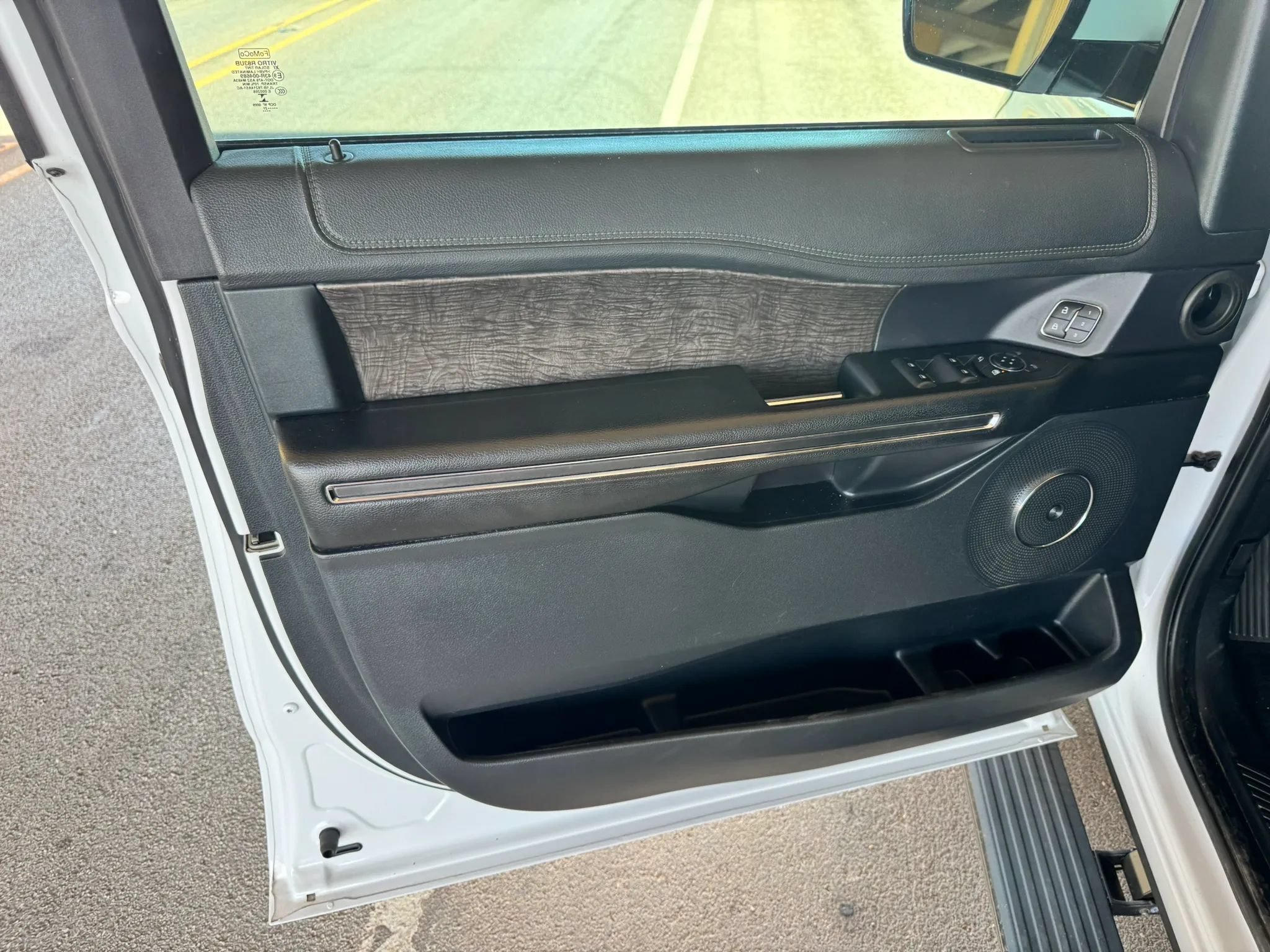 Used 2021 Ford Expedition Max Limited RWD image 9