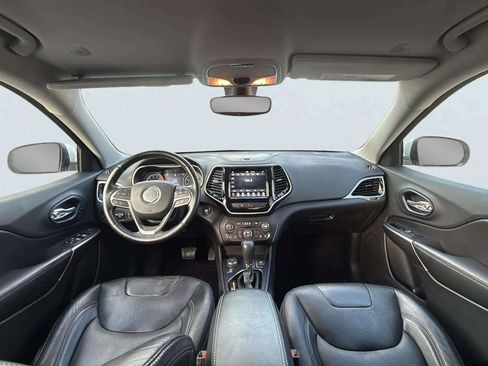 Used 2020 Jeep Cherokee Limited image 9