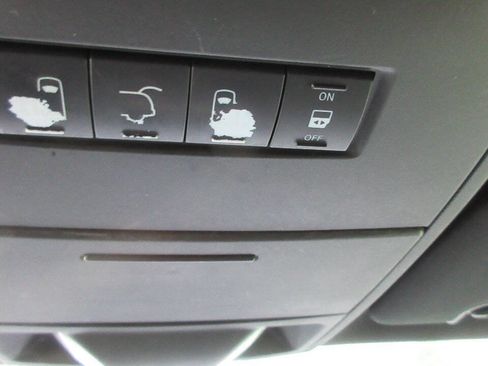 Used 2017 Dodge Grand Caravan SXT FWD image 39