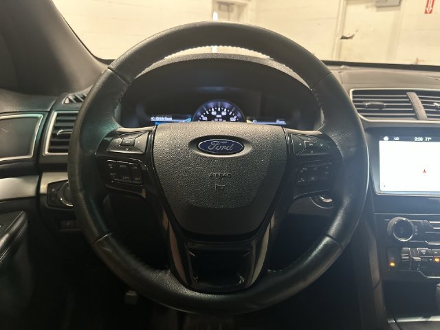 Used 2017 Ford Explorer XLT w/ Equipment Group 201A FWD image 14