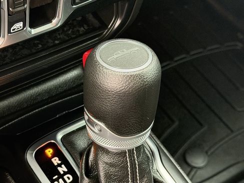 Used 2022 Jeep Gladiator Overland AWD/4WD image 21