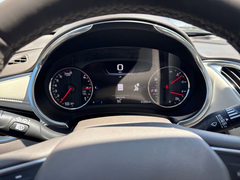 Used 2024 Chevrolet Malibu LT image 40