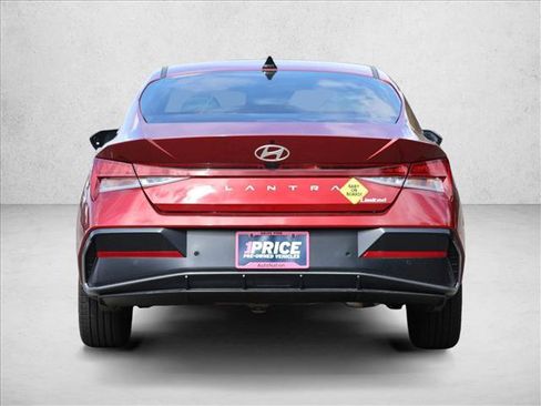 Used 2024 Hyundai Elantra Limited FWD image 6
