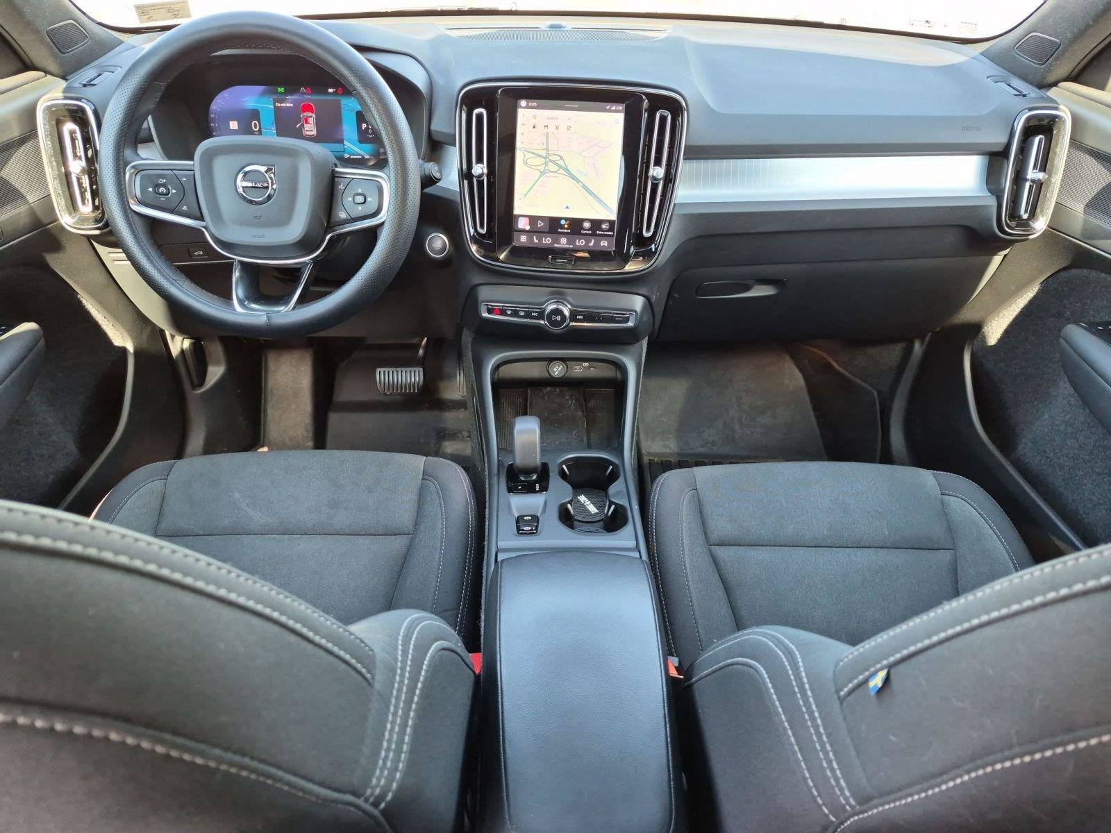 Used 2024 Volvo XC40 B5 Core AWD/4WD image 26