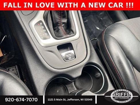 Used 2017 Jeep Cherokee Trailhawk w/ Cold Weather Group image 22