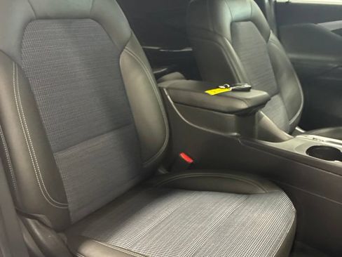 Used 2025 Buick Envista Preferred FWD image 35