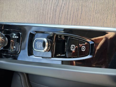 New 2026 Volvo XC60 B5 Ultra w/ Climate Package image 42