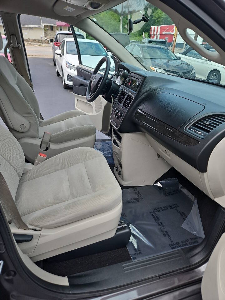 Used 2017 Dodge Grand Caravan SE w/ Power Window Group FWD image 17