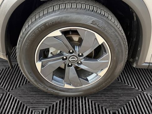Used 2024 Nissan Rogue SV FWD image 14