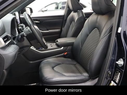 Used 2023 Toyota Highlander XSE image 11