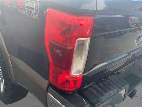 Used 2017 Ford F250 Lariat w/ Lariat Ultimate Package AWD/4WD image 29