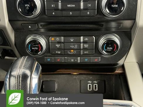 Used 2016 Ford F150 Lariat w/ Equipment Group 502A Luxury AWD/4WD image 29