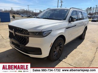 Used 2025 Lincoln Navigator L Reserve w/ Jet Appearance Package video 1