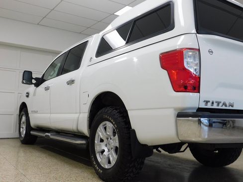 Used 2017 Nissan Titan SV image 72