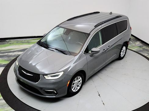 Used 2022 Chrysler Pacifica Touring-L FWD image 31