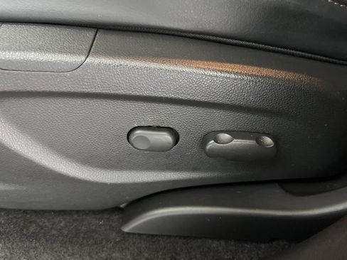 Used 2022 Chevrolet Trax LT w/ Driver Confidence Package image 20