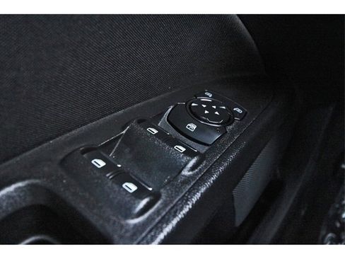 Used 2020 Ford Fusion SE image 19