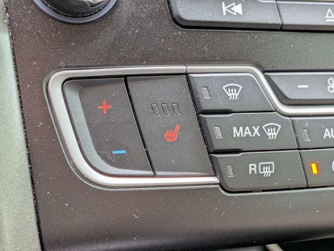Used 2017 Ford Fusion SE w/ Fusion SE Technology Package FWD image 23