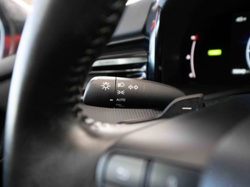 Used 2025 Toyota Camry SE image 13