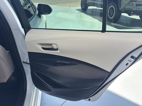 Used 2022 Toyota Corolla LE FWD image 10