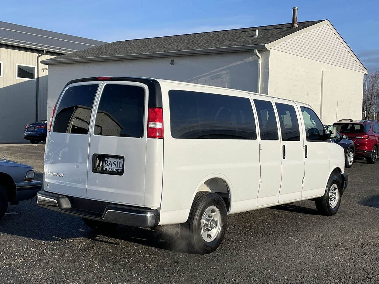 Used 2025 Chevrolet Express 3500 LT w/ LT Preferred Equipment Group RWD image 2