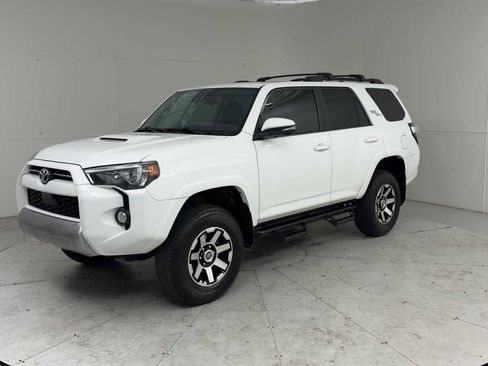 Used 2020 Toyota 4Runner TRD Off-Road Premium w/ Moonroof Package AWD/4WD image 5