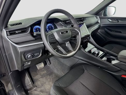 New 2025 Jeep Grand Cherokee Laredo w/ Luxury Tech Group I image 22