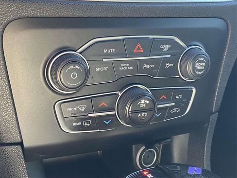 Used 2022 Dodge Charger R/T w/ Blacktop Package image 55