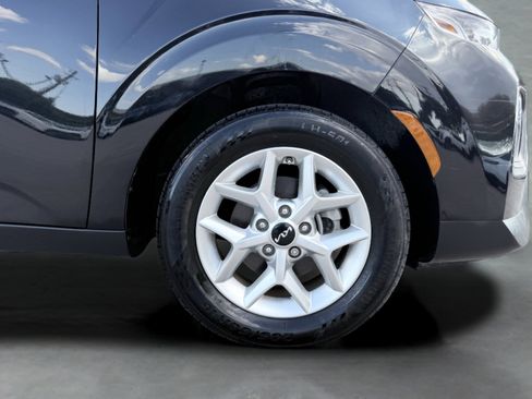 Used 2022 Kia Soul LX w/ Technology Package image 9