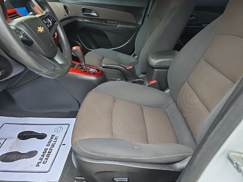 Used 2015 Chevrolet Cruze LT FWD image 15