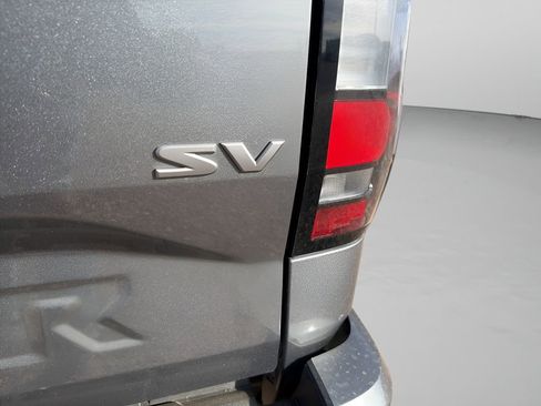 Used 2022 Nissan Frontier SV image 32