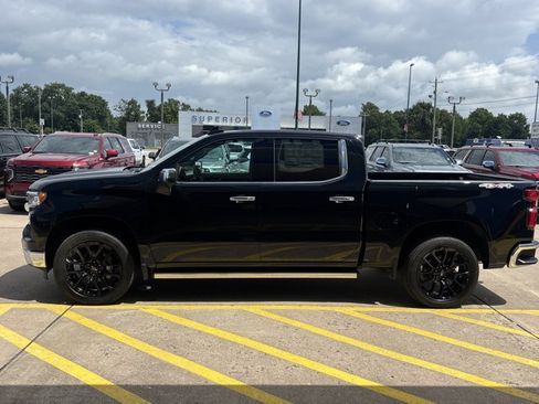 New 2026 Chevrolet Silverado 1500 LTZ w/ LTZ Premium Package AWD/4WD image 8