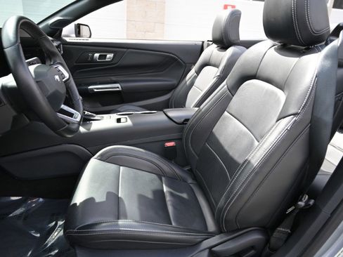 Used 2025 Ford Mustang Premium image 11