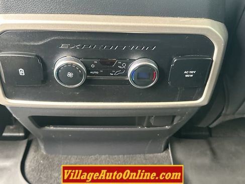 Used 2024 Ford Expedition XLT AWD/4WD image 39