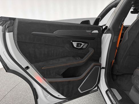 Used 2024 Lamborghini Urus Performante image 23