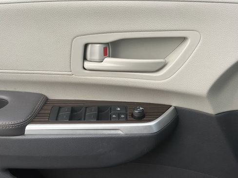 Used 2024 Toyota Sienna LE image 16