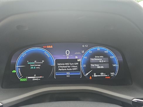Used 2025 Toyota Camry XLE FWD image 18