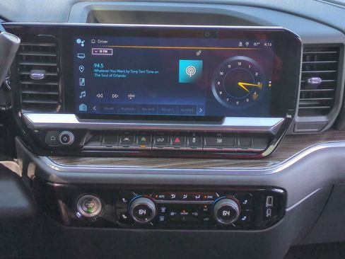 Used 2024 Chevrolet Silverado 1500 LT image 27