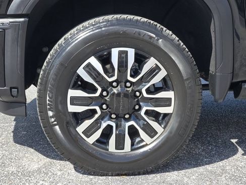 Certified 2025 GMC Sierra 3500 Denali w/ Denali Reserve Package AWD/4WD image 25