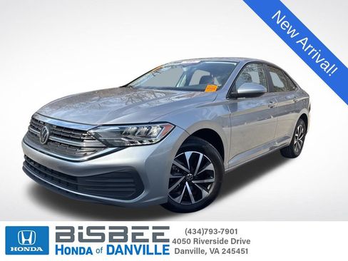 Used 2024 Volkswagen Jetta S image 1