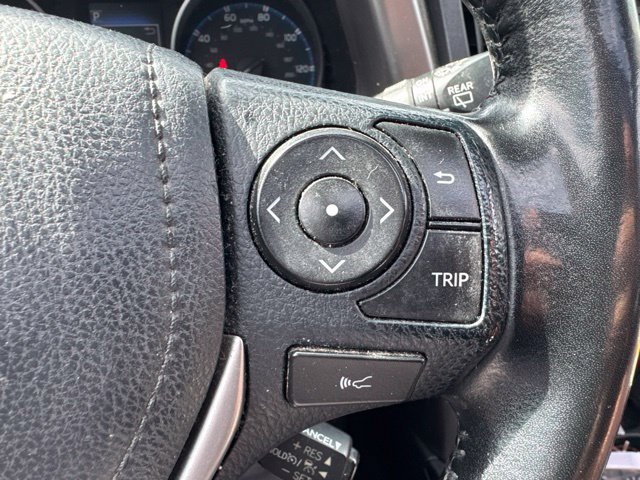 Used 2018 Toyota RAV4 XLE FWD image 5