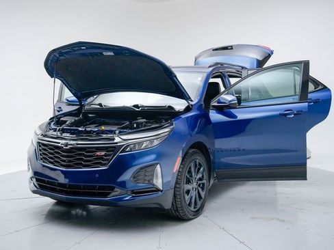 Used 2022 Chevrolet Equinox RS w/ RS Leather Package image 17