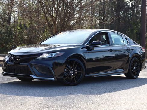 Used 2021 Toyota Camry XSE image 1