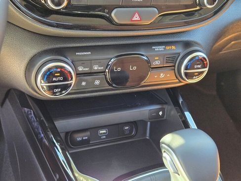 Certified 2025 Kia Soul EX FWD image 22