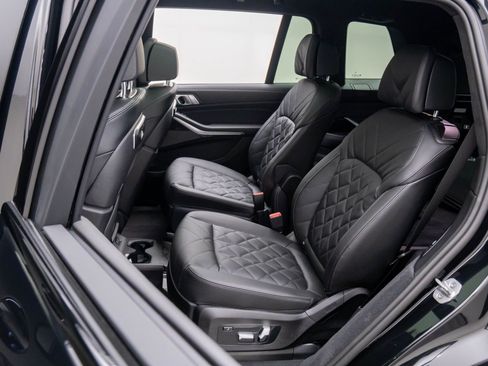 New 2026 BMW X7 xDrive40i w/ Executive Package image 18
