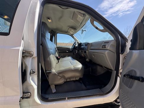 Used 2006 Ford F250 XL image 25